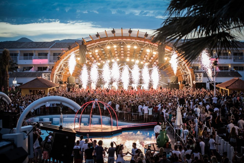 Steve Aoki confirms five Ushuaïa shows Spotlight